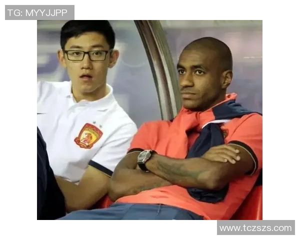 日本足球明星车内大脱身事件引发媒体热议与粉丝关注 日本足球明星车内大脱身事件引发媒体热议与粉丝关注